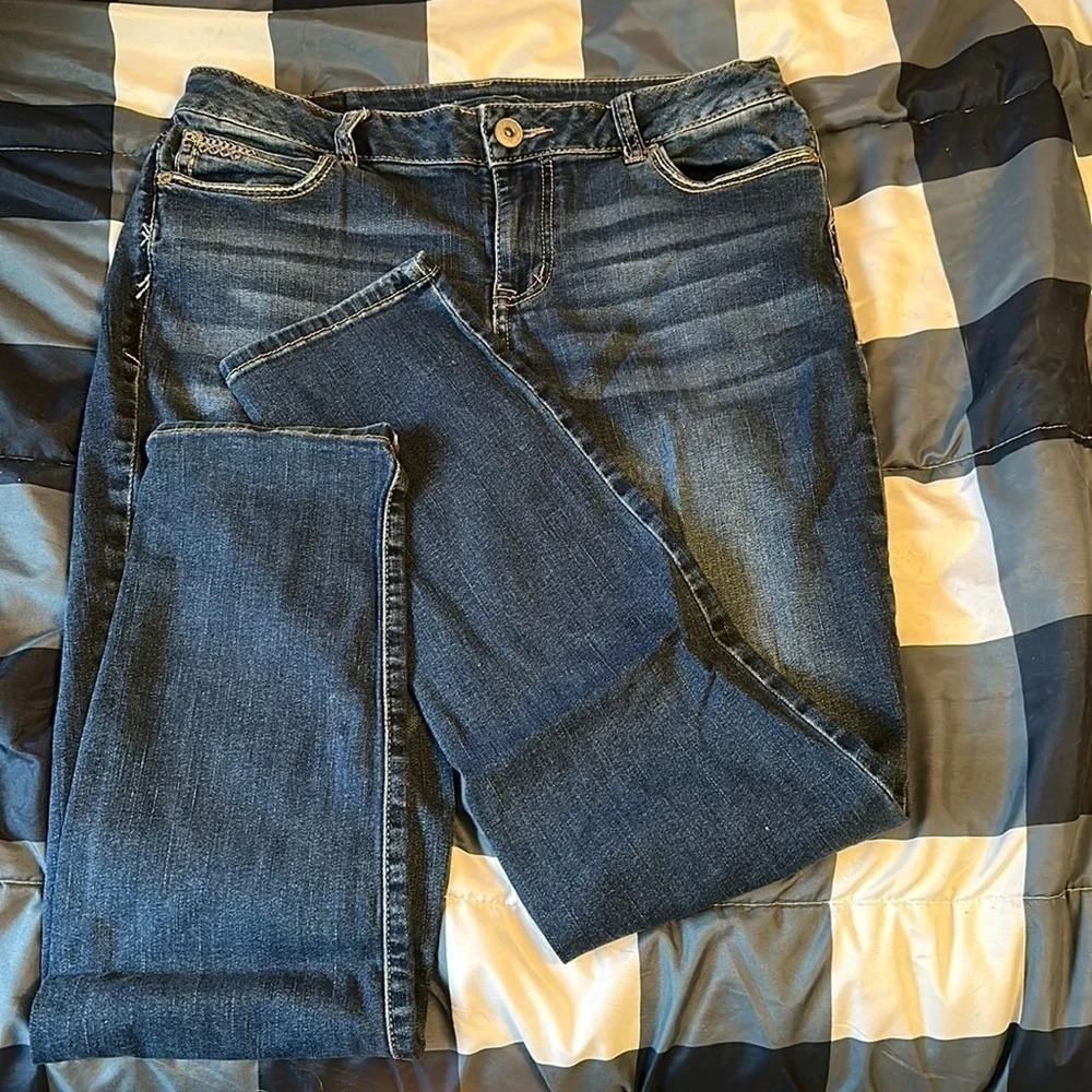 MAURICES  jeans size 9/10